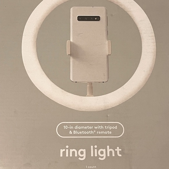 Ring light 10inch diameter extendable tripod Bluetooth remote - Picture 1 of 3